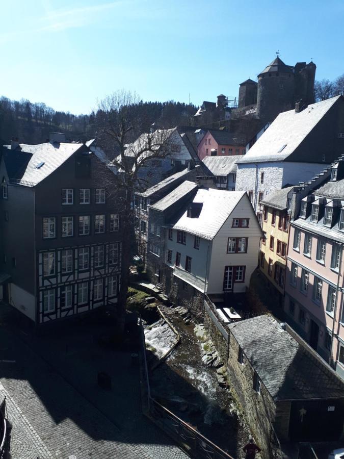 Uber Den Dachern Von Monschau Luaran gambar
